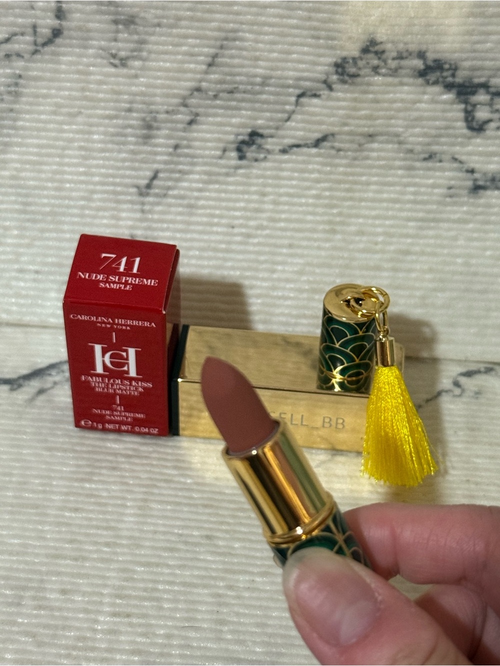 Carolina Herrera Mini Blur Matte Nude Lipstick - Picture 4 of 10